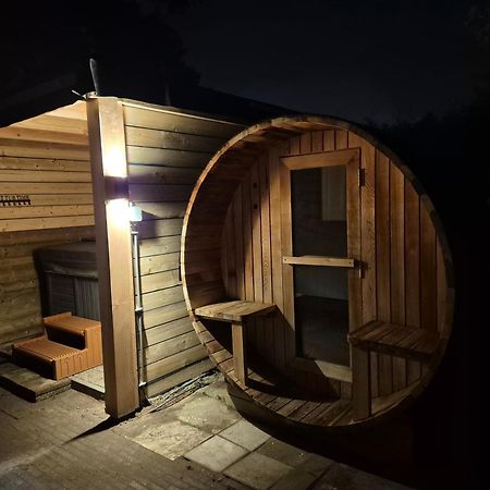 Luxe Boshuisje Met Prive Wellness & Jacuzzi Op De Veluwe Ermelo Exterior foto
