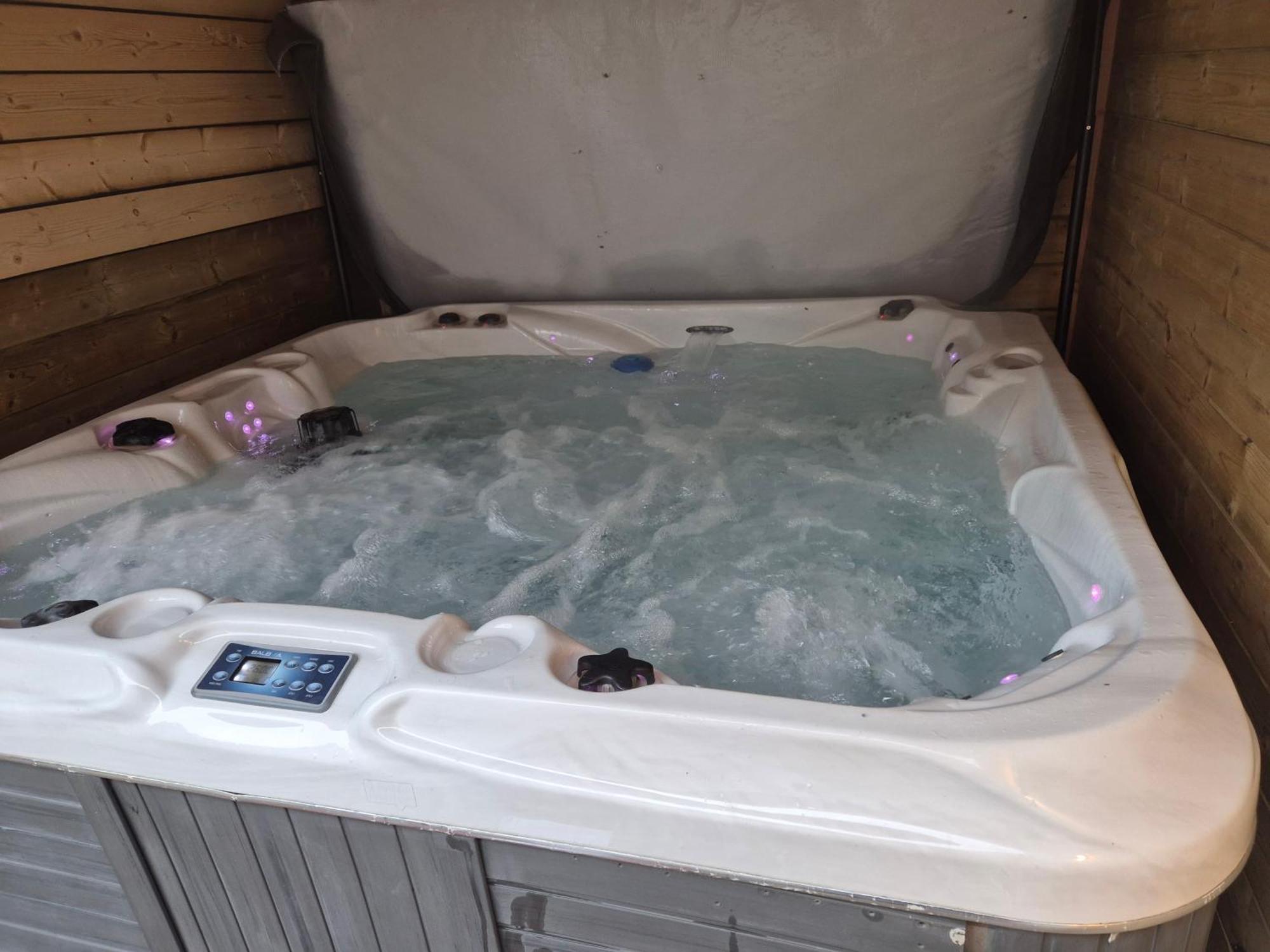 Luxe Boshuisje Met Prive Wellness & Jacuzzi Op De Veluwe Ermelo Exterior foto